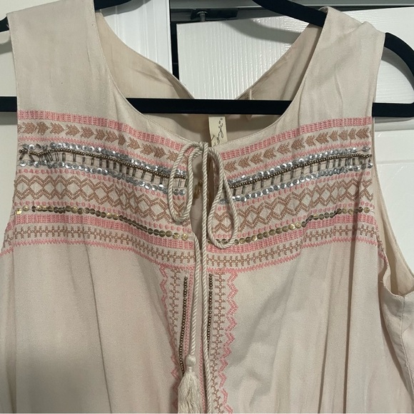 Kenzie Kensie Ladies Shift Dress Tan Style Embroidered Sequined Size 12, NWT - Picture 2 of 9